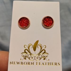 Newborn Feathers Red jeweled earrings 8mm